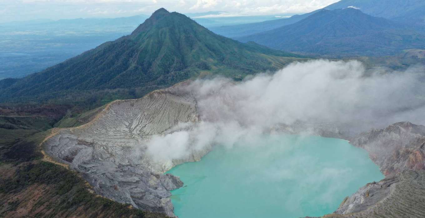 Gunung Ijen, Rekomendasi Wisata Jawa Timur, Rekomenadsi Wisata Gunung di Wisata Jatim