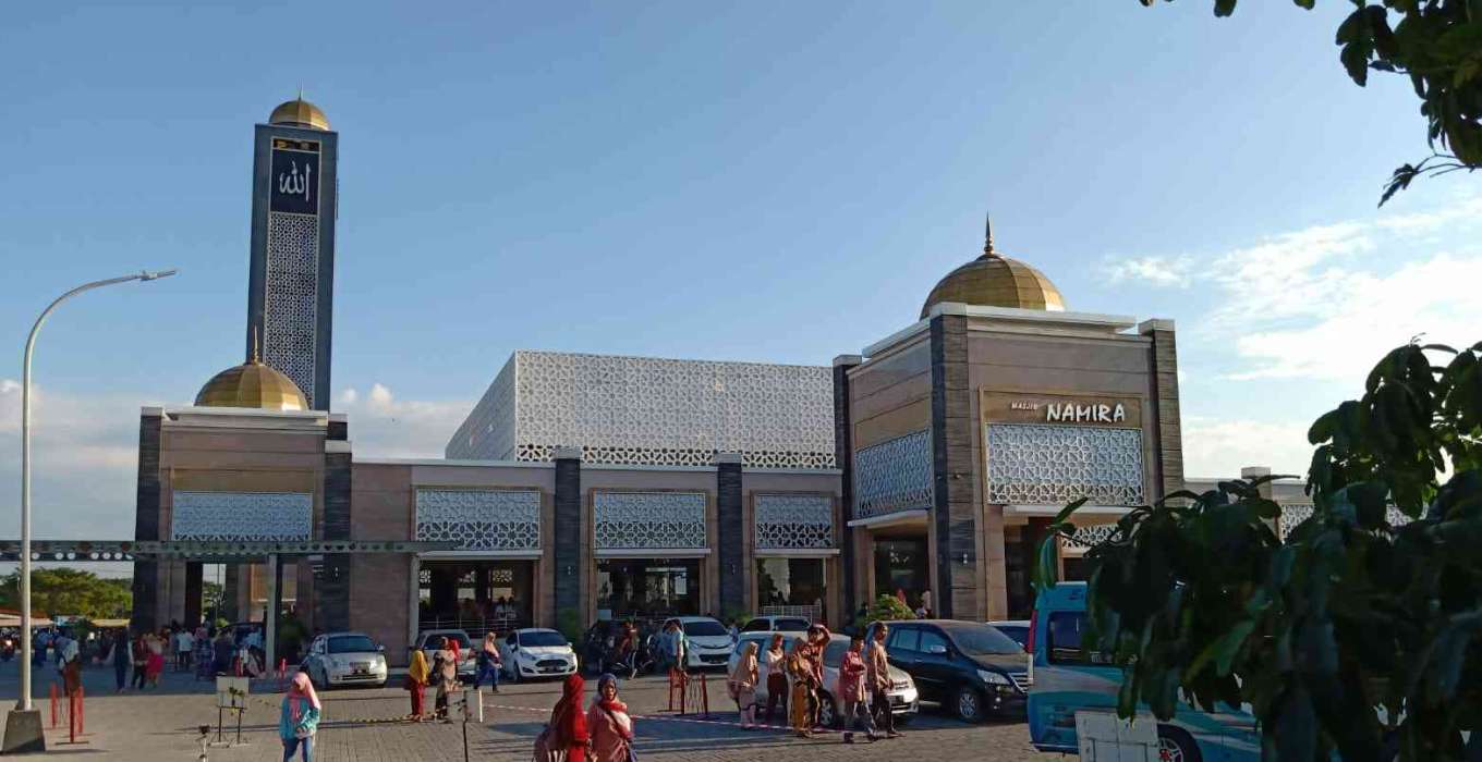 Masjid Namira Lamongan, Rekomendasi Wisata Jawa Timur, Rekomendasi Wisata Religi Jawa Timur, Masjid Indah di Jawa Timur